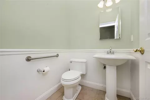 Bath - 149 Maya Cir, Central Islip, NY 11722 photo 1 of 3