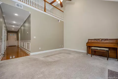 Entry Way - 149 Maya Cir, Central Islip, NY 11722 photo 1 of 3