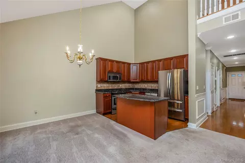 Kitchen - 149 Maya Cir, Central Islip, NY 11722 photo 4 of 5