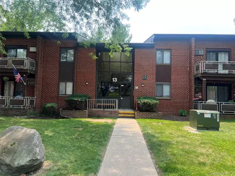 13 Darian Ct #2A, Pomona, NY 10970