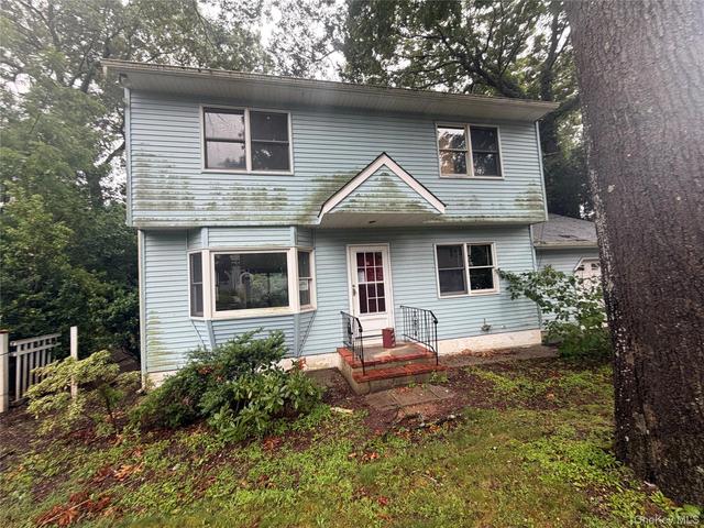 16 Kellum St, Huntington Station, NY 11746