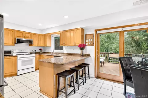 Kitchen - 14 Bubenko Dr, Garnerville, NY 10923 photo 2 of 4