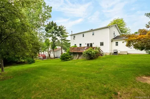 Exterior - 14 Bubenko Dr, Garnerville, NY 10923 photo 6 of 8