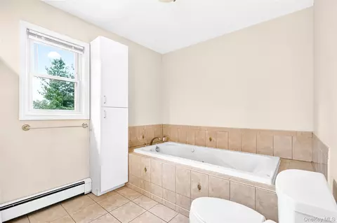 Bath - 14 Bubenko Dr, Garnerville, NY 10923 photo 1 of 3