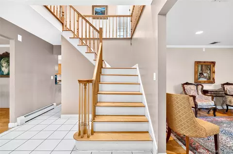 Entry Way - 14 Bubenko Dr, Garnerville, NY 10923 photo 1 of 7