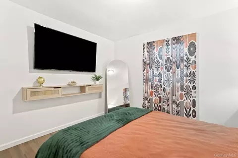 Bedroom - 47 Riverview Dr, Fishkill, NY 12524 photo 3 of 6