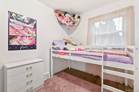 Bedroom - 47 Riverview Dr, Fishkill, NY 12524 photo 5 of 6