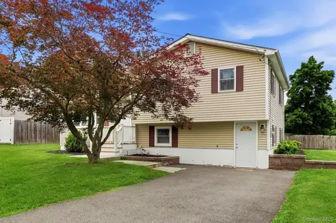 Exterior - 47 Riverview Dr, Fishkill, NY 12524 photo 3 of 8