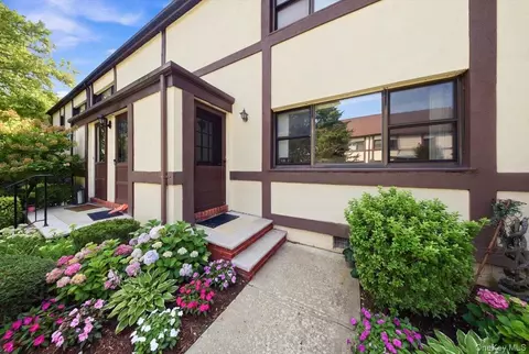 266 Cherry Valley Ave #B1, Garden City, NY 11530