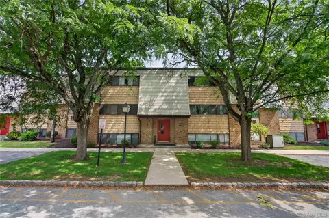 20 Pierces Rd #30, Newburgh, NY 12550