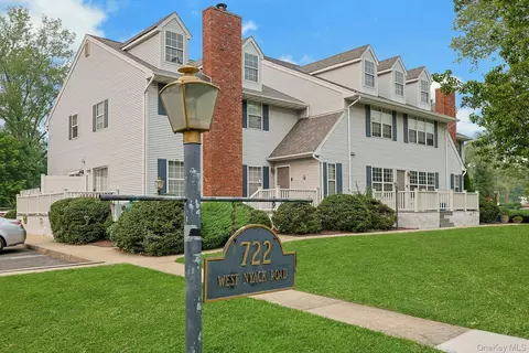 722 W Nyack Rd #6, Clarkstown, NY 10994