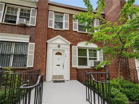 138 Van Cortlandt Park S, New York, NY 10463