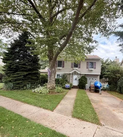 2785 Harvey Ave, Oceanside, NY 11572