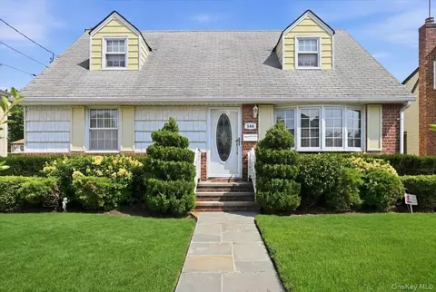 144 Hughes Pl, North Hempstead, NY 11507