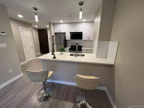 4218 147th St #2A, Flushing, NY 11355