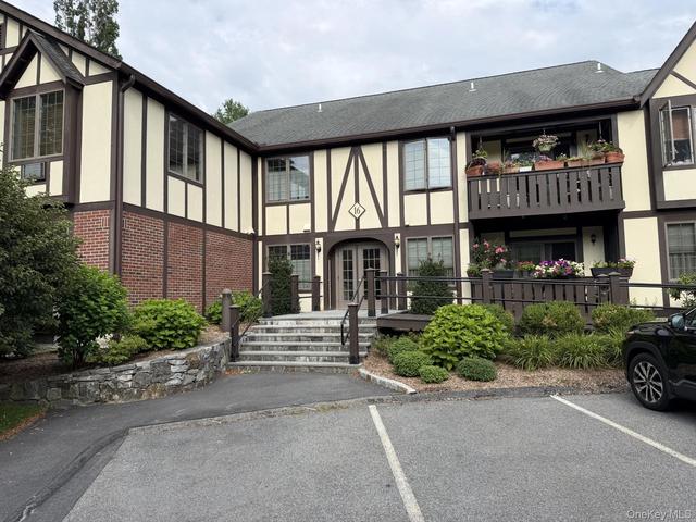 16 Manville Ln #2, Mount Pleasant, NY 10570