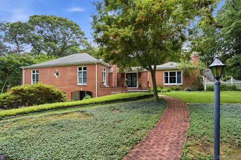 25 Forrest Dr, Huntington, NY 11743