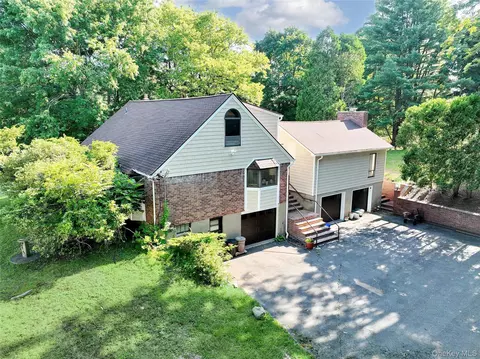 70 Buena Vista Rd, Clarkstown, NY 10956