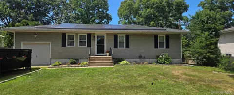 269 Carleton Dr E, Brookhaven, NY 11967