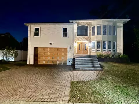 186 E Pennywood Ave, Roosevelt, NY 11575