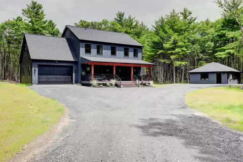 26 Victoria Ln, Rochester, NY 12446