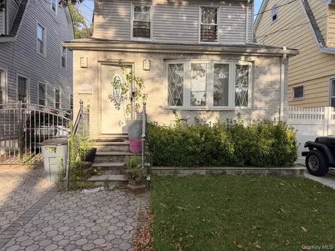 187-22 Keeseville Ave, New York, NY 11412