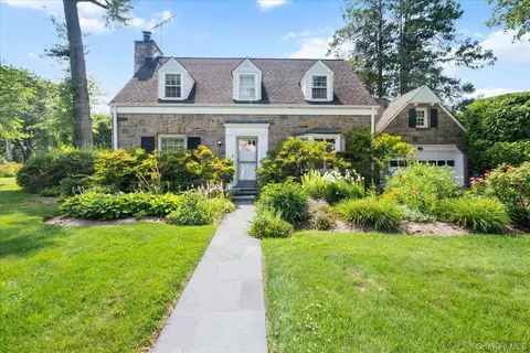115 Ogden Ave, White Plains, NY 10605