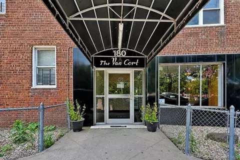 180 Van Cortlandt Park S #5C, New York, NY 10463