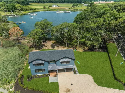 255 Peconic Bay Blvd, Riverhead, NY 11901