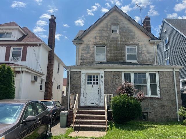 9226 217th St, New York, NY 11428