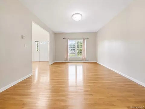 Living - 977 Mt Hope Rd, Middletown, NY 10940 photo 1 of 7