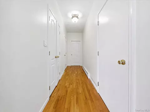 Entry Way - 977 Mt Hope Rd, Middletown, NY 10940 photo 3 of 6