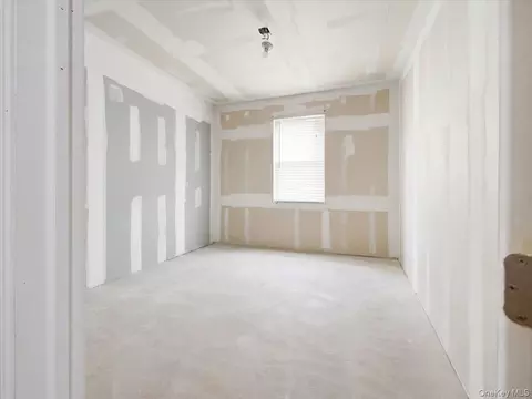 Bedroom - 977 Mt Hope Rd, Middletown, NY 10940 photo 3 of 4