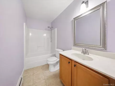 Bath - 977 Mt Hope Rd, Middletown, NY 10940 photo 1 of 1
