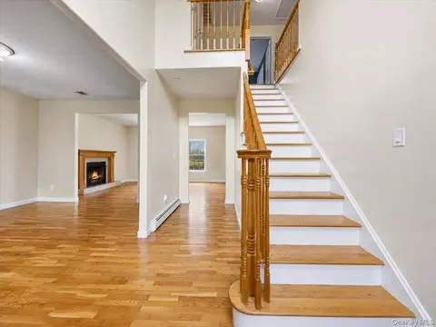 Entry Way - 977 Mt Hope Rd, Middletown, NY 10940 photo 1 of 6