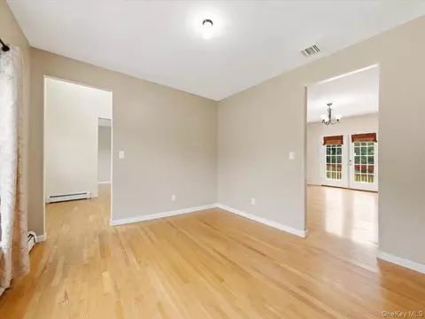 Living - 977 Mt Hope Rd, Middletown, NY 10940 photo 2 of 7