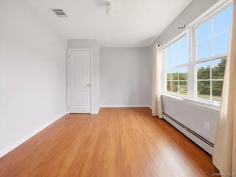 Bedroom - 977 Mt Hope Rd, Middletown, NY 10940 photo 1 of 4
