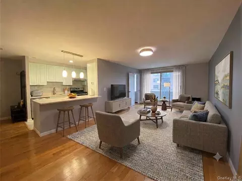 2 Fountain Ln #2E, Greenburgh, NY 10583