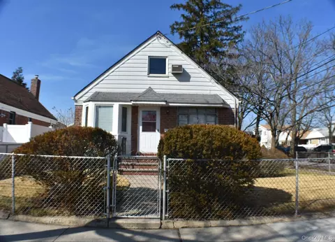 259-19 80 Ave, New York, NY 11004