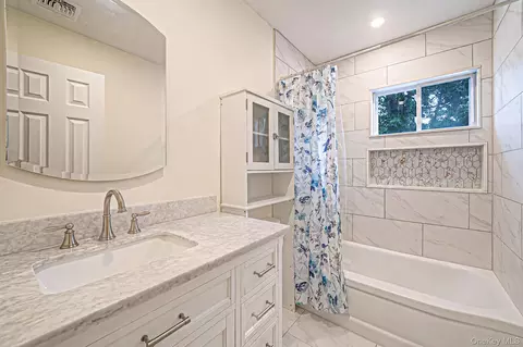 Bath - 48 Hillside Ave, Patchogue, NY 11772 photo 2 of 4