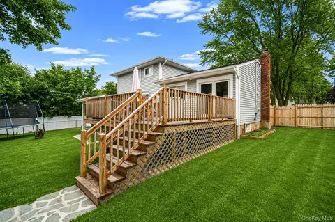Exterior - 48 Hillside Ave, Patchogue, NY 11772 photo 3 of 6