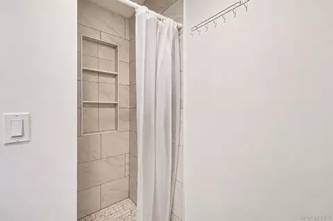 Bath - 48 Hillside Ave, Patchogue, NY 11772 photo 4 of 4