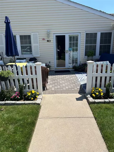 40 Revere Dr, Sayville, NY 11782