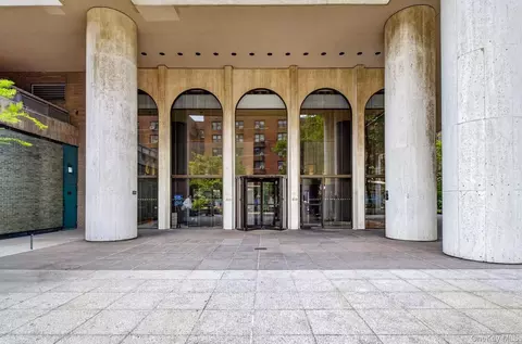 60 E 8th St #18G, New York, NY 10003