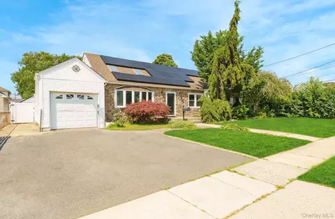 3411 Austin Ave, Wantagh, NY 11793