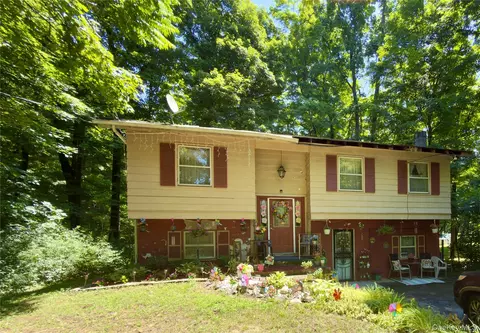 26 W Cookingham Dr, Staatsburg, NY 12580