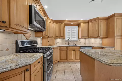 Kitchen - 37 Harding Ave, Mount Pleasant, NY 10595 photo 1 of 4