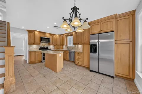 Kitchen - 37 Harding Ave, Mount Pleasant, NY 10595 photo 3 of 4