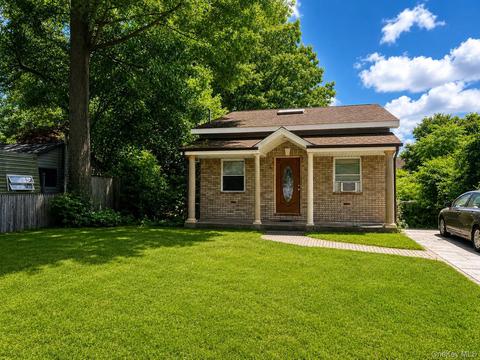 64 Cedarhurst Ave, Selden, NY 11784
