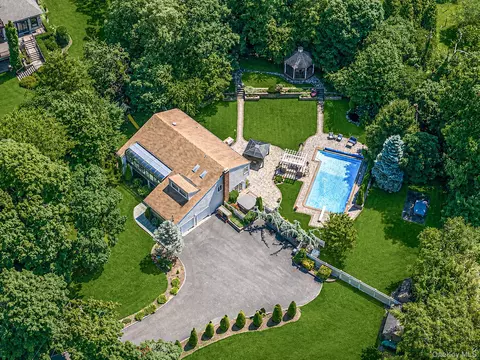 174 Dix Hills Rd, Huntington Station, NY 11746